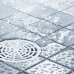 Como resolver retorno de agua no ralo do banheiro